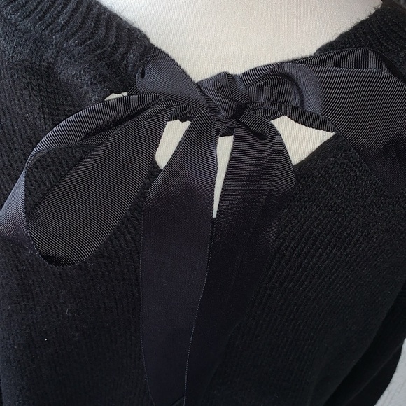 BNWT Crew Neck Sweater with Back Bow.. Beautiful by Halogen - Picture 4 of 9
